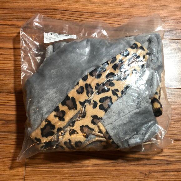 NEW Women's Leopard Print Crop Top Pull Over Sweatshirt Size Small - Picture 5 of 6